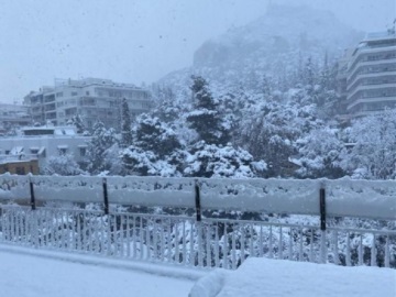 Κακοκαιρία Φίλιππος: Χτυπά με χιόνια σε χαμηλά υψόμετρα, ισχυρές βροχές και βοριάδες