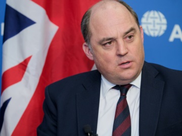 Γκάφα ολκής του Βρετανού υπουργού Άμυνας – Είπε σε Ρώσους φαρσέρ ότι τελειώνουν τα αντιαρματικά