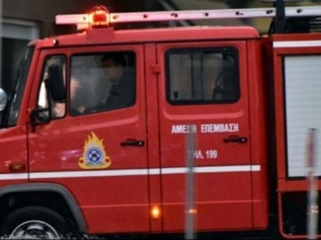 Θεσσαλονίκη: Έκαιγε χαρτιά για να ζεσταθεί και έπιασε φωτιά το διαμέρισμα του