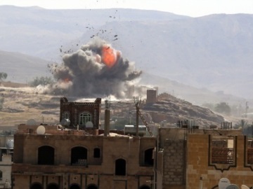 Αεροπορικές επιδρομές στην Υεμένη, σε αντίποινα για τις επιθέσεις των Χούθι