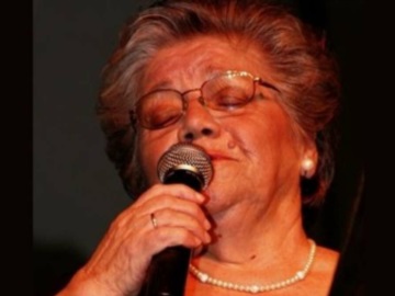 Πέθανε η Ειρήνη Κονιτοπούλου– Λεγάκη, μία από τις σπουδαιότερες φωνές του νησιώτικου τραγουδιού