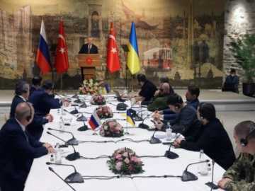 Ουκρανία: Ολοκληρώθηκαν οι συνομιλίες Κιέβου και Μόσχας στην Τουρκία