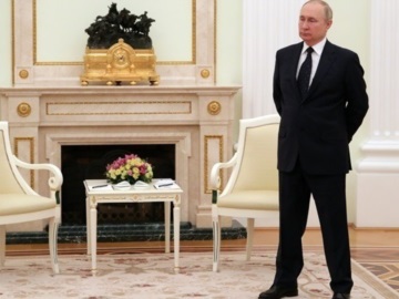 Ο Βλαντίμιρ Πούτιν διαμηνύει πως η περίοδος της συνεργασίας με τη Δύση τελείωσε
