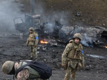 Μαριούπολη: Οι ρωσικές δυνάμεις σφυροκοπούν αδιάκοπα τους Ουκρανούς που έχουν καταφύγει στο Azovstal