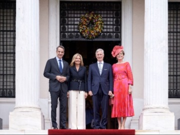 Ο πρωθυπουργός υποδέχθηκε το βασιλικό ζεύγος του Βελγίου στο Μαξίμου