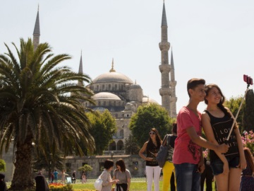 Τουρκικός τουρισμός: 5,5 δισ. δολάρια έσοδα το α&#39; τρίμηνο- αύξηση 122% έναντι του 2021