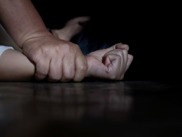 Κάλυμνος: Φοιτήτρια κατήγγειλε τον βιασμό της και την έδιωξαν – Παρέμβαση Θεοδωρικάκου
