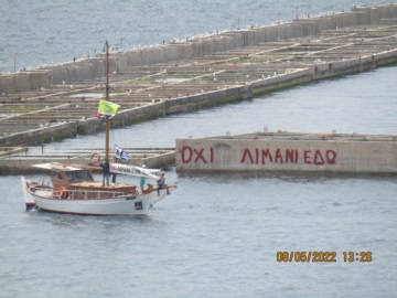 Πειραιάς: Διαμαρτυρία  για την κατασκευή της νέας προβλήτας στην Πειραϊκή.
