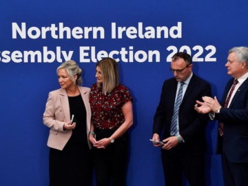 Βόρεια Ιρλανδία: Το Λονδίνο καλεί ενωτικούς και εθνικιστές να σχηματίσουν κυβέρνηση που θα διασφαλίζει την σταθερότητα