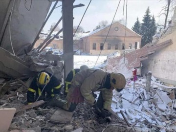Ουκρανία: Καταγγελία για δεκάδες πτώματα αμάχων στα ερείπια κτιρίου στο Ιζιούμ