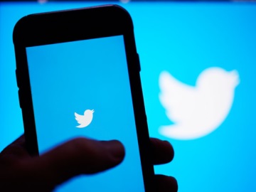 Έλον Μασκ: Γιατί «παγώνει» προσωρινά το ντιλ με το Twitter