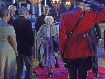 Βασίλισσα Ελισάβετ: Παρούσα στην έναρξη των εορτασμών για το Πλατινένιο Ιωβηλαίο