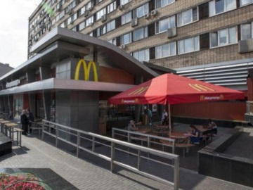 McDonald&#39;s: Οριστική η αποχώρηση από τη Ρωσία - Πωλητήριο στα 850 καταστήματά της
