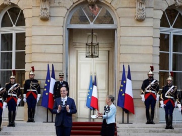 Γαλλία: Το απόγευμα ανακοινώνεται η σύνθεση της νέας κυβέρνησης υπό την Ελιζαμπέτ Μπορν