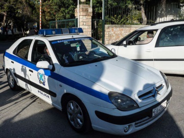 Θεσσαλονίκη: Ζευγάρι έκρυβε στο πορτ μπαγκάζ μετανάστες και το ανήλικο παιδί του