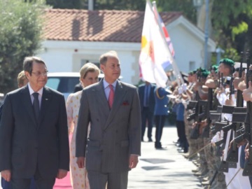 Κύπρος: Ο Ερσίν Τατάρ έφαγε «πόρτα» από τον πρίγκιπα Εδουάρδο