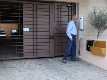 Επίθεση με γκαζάκια στην πολυκατοικία που διαμένει ο βουλευτής της ΝΔ, Μπάμπης Παπαδημητρίου