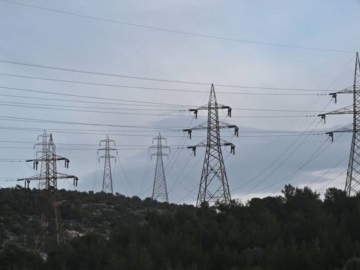 «Δευτεραθλήτρια» η Ελλάδα στις τιμές χονδρικής του ηλεκτρικού
