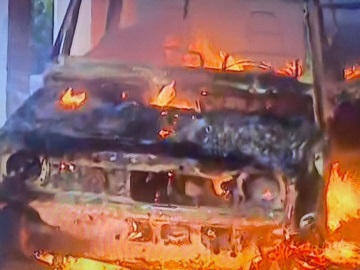 Δείτε live συγκλονιστικές εικόνες: Μεγάλη φωτιά στην Πεντέλη - Οι φλόγες έφτασαν στα πρώτα σπίτια στο Ντράφι - Εντολή εκκένωσης και της Ανθούσας