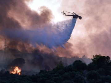 Φωτιές: Περιορίστηκε στη Λέσβο – Καλύτερη η εικόνα στην Ηλεία – Σε εξέλιξη στη Δαδιά – Στάχτη πάνω από 42.000 στρέμματα δάσους