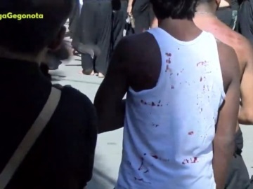Ασούρα: Σιίτες μουσουλμάνοι αυτομαστιγώθηκαν στον Πειραιά