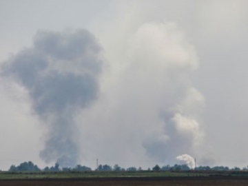Ουκρανία: Πυρκαγιά και έκρηξη πυρομαχικών σε ρωσική βάση στην Κριμαία
