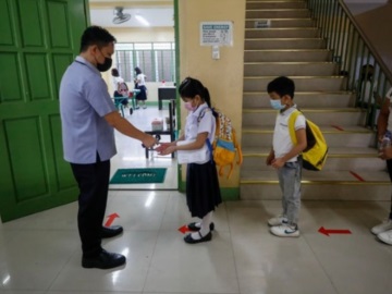 Φιλιππίνες-Covid-19: Ξανανοίγουν τα σχολεία μετά το κλείσιμό τους για περισσότερο από δύο χρόνια