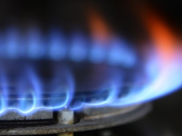 Reuters: Ή φαγητό, ή ζέστη - Το δίλημμα των Ευρωπαίων για την ενεργειακή φτώχεια που έρχεται τον χειμώνα