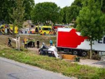 Σοκ στην Ολλανδία: Φορτηγό παρέσυρε ανθρώπους που συμμετείχαν σε ένα υπαίθριο πάρτι - Πολλοί νεκροί