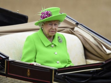 Βασίλισσα Ελισάβετ: Αναστέλλει την κανονική ροή του προγράμματος το BBC – Ντυμένος πένθιμα ο παρουσιαστής