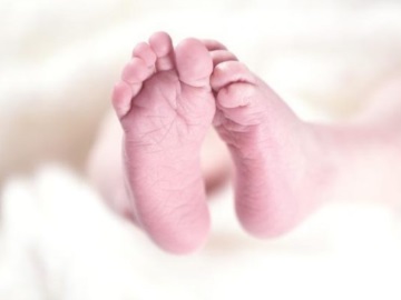 Λάρισα: Έδωσαν λάθος μωρό σε ζευγάρι – Η μητέρα το θήλασε και την επόμενη τους έδωσαν το…σωστό