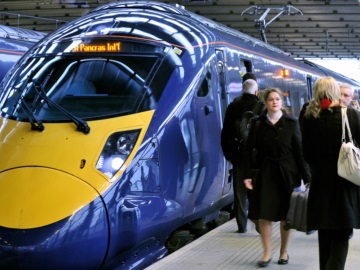 Βρετανία: Οι Εργατικοί υπόσχονται επανακρατικοποίση των βρετανικών σιδηρόδρομων