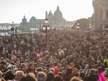 Η Βενετία θα καθιερώσει εισιτήριο εισόδου στην πόλη για τους τουρίστες 