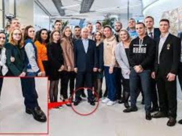 Βλαντιμίρ Πούτιν: Έβαλε παπούτσια με τακούνι σε συνάντηση με φοιτητές