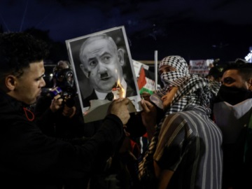 Λαϊκή οργή κατά Νετανιάχου στο Ισραήλ – Βράζει ο αραβικός κόσμος – Διαδηλώσεις αλληλεγγύης στη Δύση για τον παλαιστινιακό λαό