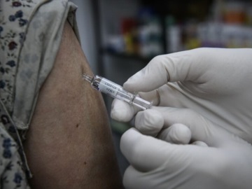 Νέα αλαλούμ με τον αντιγριπικό εμβολιασμό χωρίς ιατρική συνταγή – Η Αγαπηδάκη δεν κατέθεσε τη νομοθετική ρύθμιση – Πότε αναμένεται να αρχίσει η διαδικασία