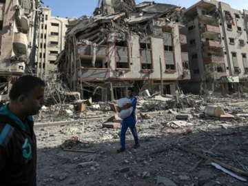      Άγριες μάχες στη Λωρίδα της Γάζας που παραμένει &quot;κομμένη&quot; στα δύο
