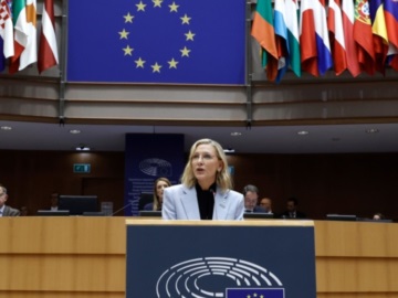 Ευρωκοινοβούλιο: Παρέμβαση της Κέιτ Μπλάνσετ για πρόσφυγες και μετανάστες