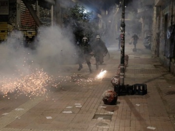 163 προσαγωγές, 30 συλλήψεις σε Αθήνα-Θεσσαλονίκη για επεισόδια μετά τις πορείες για τον Αλ. Γρηγορόπουλο