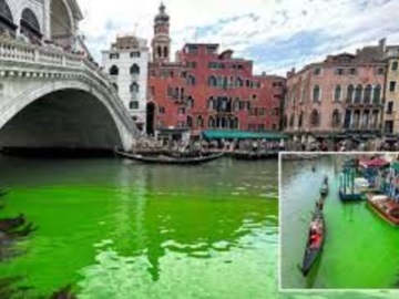 Πράσινο βάφτηκε το μεγάλο κανάλι της Βενετίας