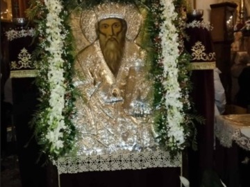 Αίγινα: Με λαμπρότητα ο Μεγάλος Εσπερινός στην Μητρόπολη για την εορτή του πολιούχου Αγίου Διονυσίου