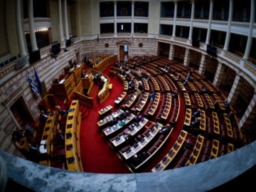 Στη Βουλή η τροπολογία Καιρίδη για τους μετανάστες – Η στάση Σαμαρά και η απάντηση της κυβέρνησης