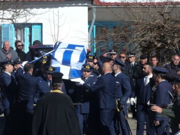 Θρήνος στην κηδεία του Ευστάθιου Τσιτλακίδη: «Είσαι ο ήρωάς μας», συγκλόνισε ο αδερφός του στον επικήδειο