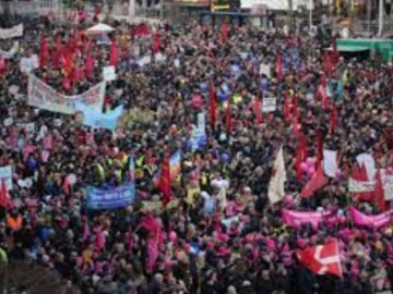 Δανία: Οργή για την κατάργηση αργίας – Χιλιάδες στους δρόμους