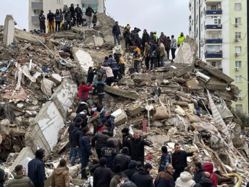 Αδιανόητη καταστροφή από τον σεισμό 7,7 ρίχτερ: Πάνω από 500 οι νεκροί σε Τουρκία και Συρία - Είχε διάρκεια 1 λεπτό