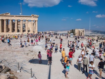27,8 εκατ. τουρίστες &quot;ψήφισαν&quot; Ελλάδα το 2022 – Πόσα χρήματα άφησαν