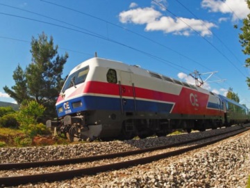 Στην Ελλάδα το πλέον θανατηφόρο σιδηροδρομικό δίκτυο της Ευρώπης [γραφήματα]