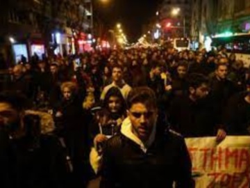 Τραγωδία στα Τέμπη: Χωρίς τέλος οι συγκεντρώσεις διαμαρτυρίας - Έντονη η παρουσία της νέας γενιάς