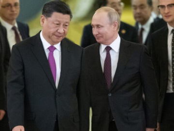 Ο Κινέζος πρόεδρος Σι: &quot;Νέα ώθηση&quot; στις σχέσεις με τη Μόσχα