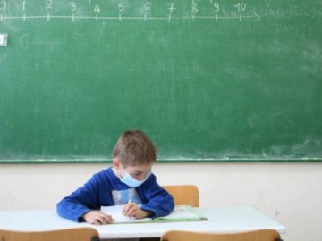 Υπουργείο Παιδείας: Δεν θα υπολογίζονται οι απουσίες των μαθητών που ασθένησαν με κορωνοϊό